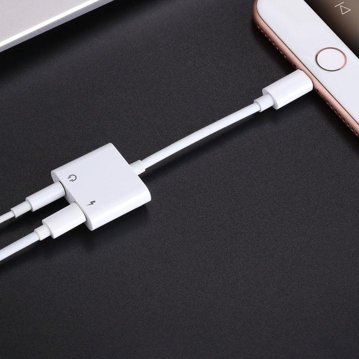 Immagine prodotto Joyroom Convertitore di alimentazione audio da 3,5 mm e porta Lightning di Apple (Lightning, Jack da 3.5mm)