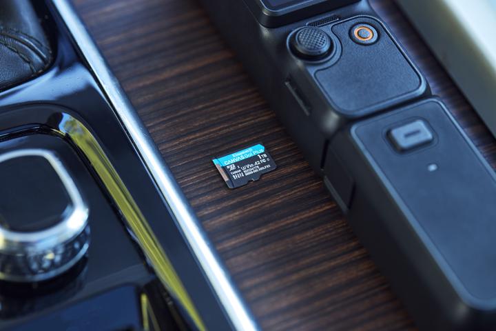 Image du produit Kingston Card Canvas Go Plus MicroSD +ADP 1TB (1000 Go, microSDXC, U3, UHS-I)