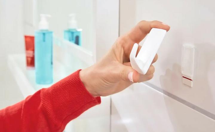Produktbild tesa Powerstrips Klebehaken LARGE Eckig - 2 x selbstklebende Wandhaken