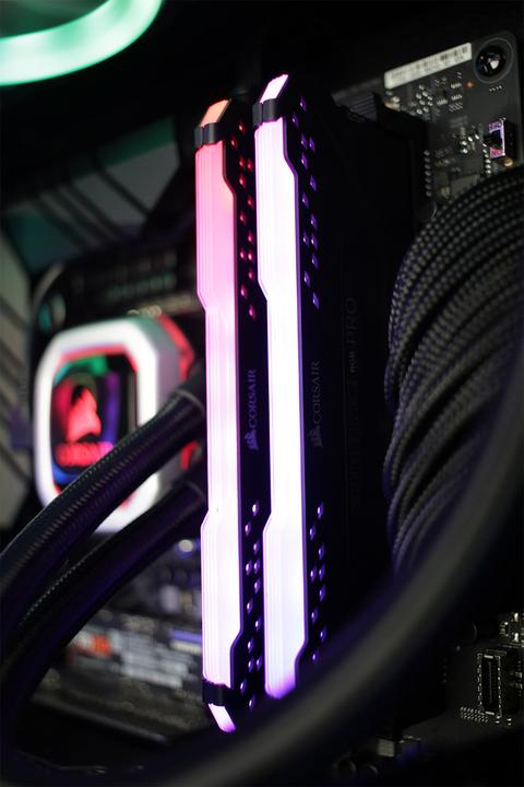 Actual product image Mifcom SPECTRUM RTX2080Ti Core i9 Ultimate (Intel Core i9-9900K, 32 GB, 1000 GB, GeForce RTX 2080 Ti)