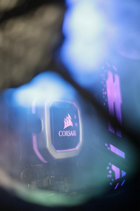Actual product image Mifcom SPECTRUM RTX2080Ti Core i9 Ultimate (Intel Core i9-9900K, 32 GB, 1000 GB, GeForce RTX 2080 Ti)