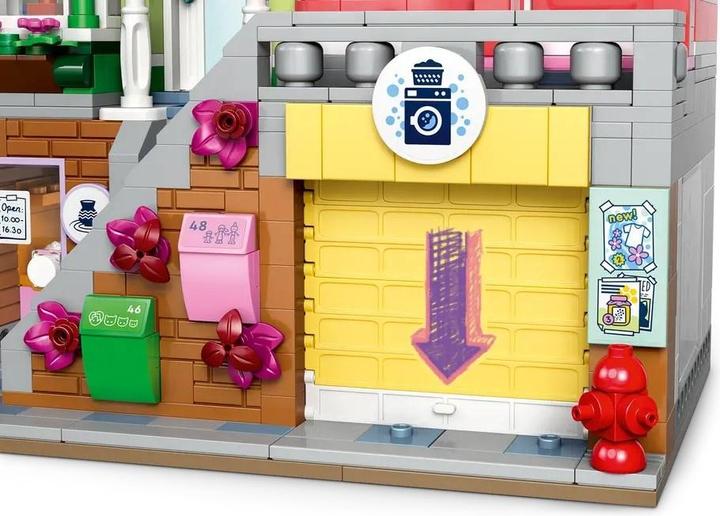 Actual product image LEGO Heartlake City Wohn- und Einkaufsstrasse (42670, LEGO Friends)
