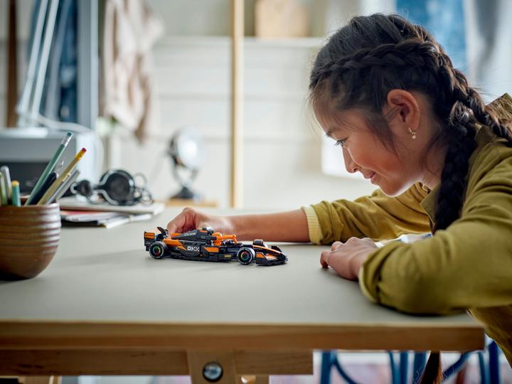 Actual product image LEGO McLaren F1 Team MCL38 Rennauto (77251, LEGO Speed Champions)