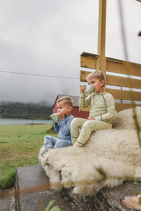 Actual product image Isbjörn Kid's Polarbear Set Baselayer (110)