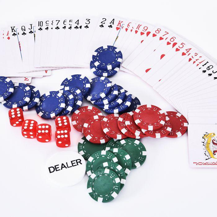 Produktbild Swisshandel24 Pokerkoffer Pokerset 300 Pokerchips 2xKartenspiel 5xWürfel 1xAlukoffer Poker Set Jetons Koffer Alu+