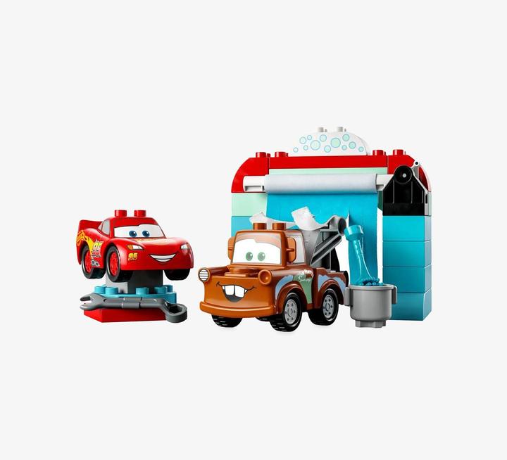 Produktbild LEGO Lightning McQueen und Mater in der Waschanlage (10996)