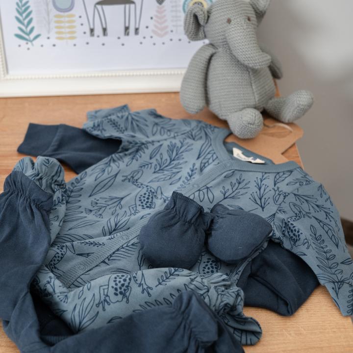 Immagine prodotto TotsTale Premium 8-tlg. Newborn Starter-Set – Babykleidung aus Bio-Baumwolle – Geschenk zur Geburt (50, 56, 62, 68)