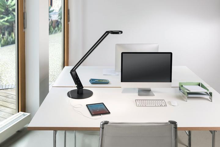Actual product image Luctra TABLE PRO 2 RADIAL/BASE LED table lamp 945 lm black. (945 lm)