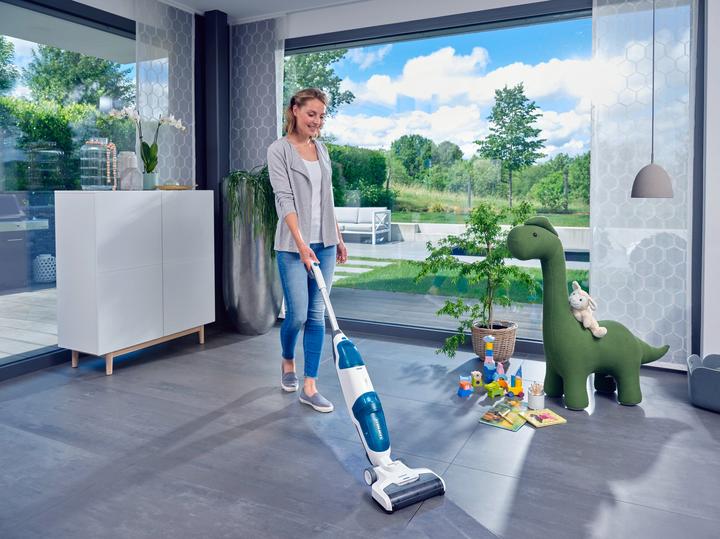Actual product image Leifheit Regulus Aqua PowerVac cordless vacuum wiper set incl. accessories