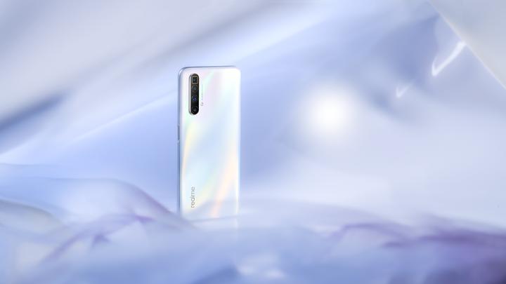 Produktbild realme X3 SuperZoom (256 GB, Arctic White, 6.57", Dual SIM, 64 Mpx, 4G)