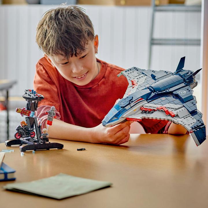 Image du produit LEGO Avengers : Age of Ultron Quinjet (76325, LEGO Super Mario)