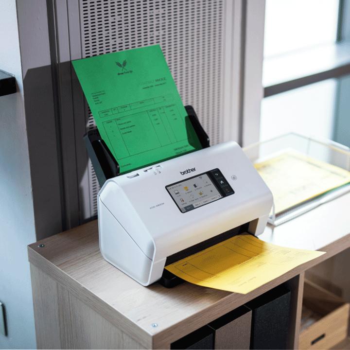 Image du produit Brother ADS-4900W Scanner professionnel de bureau recto-verso réseau WiFi LCD (LAN, USB Host, WLAN)