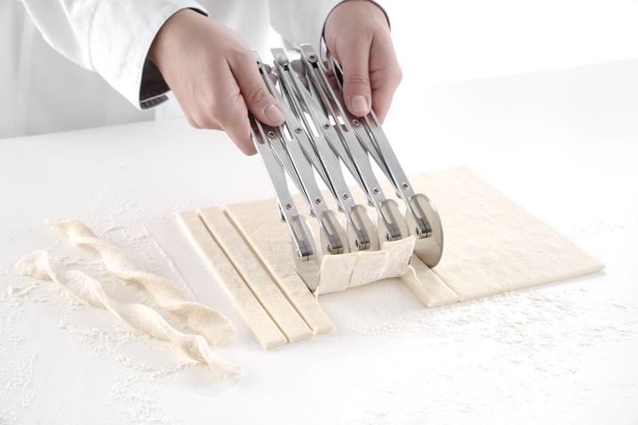Actual product image Hendi Dough cutter stainless steel 5 wheels 55 mm smooth