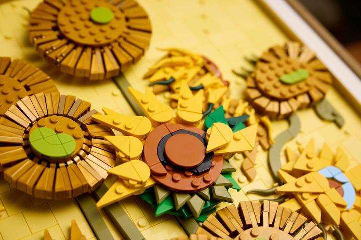 Image du produit LEGO Vincent van Gogh - Tournesols (31215, LEGO DC, LEGO difficiles à trouver)
