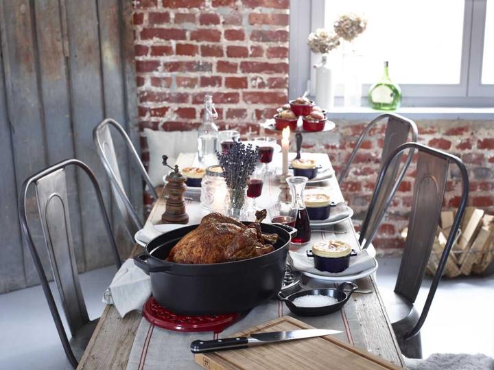 Produktbild Staub Cocotte (33 cm, Bräter + Schmortopf, Gusseisen, Emaille)