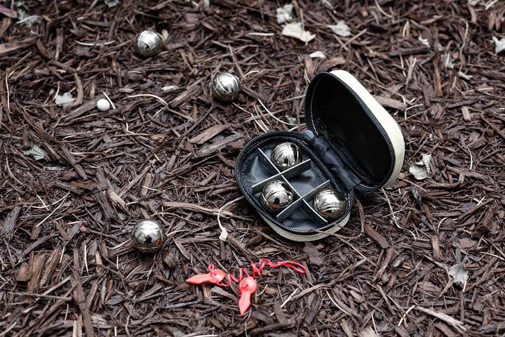 Actual product image Kikkerland Boules Set Small (6 x)