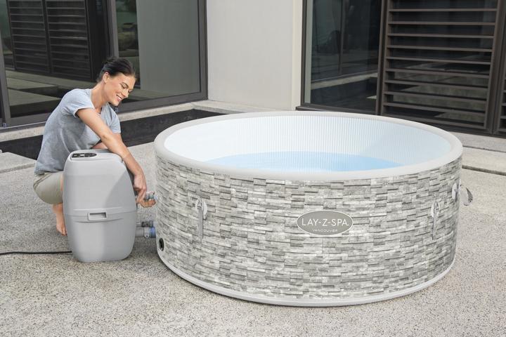 Produktbild Bestway Aufblasbarer Whirlpool LAY-Z-SPA Vancouver AirJet Plus mit Multifunktionspumpe, 140 Luft (5 Pers.)