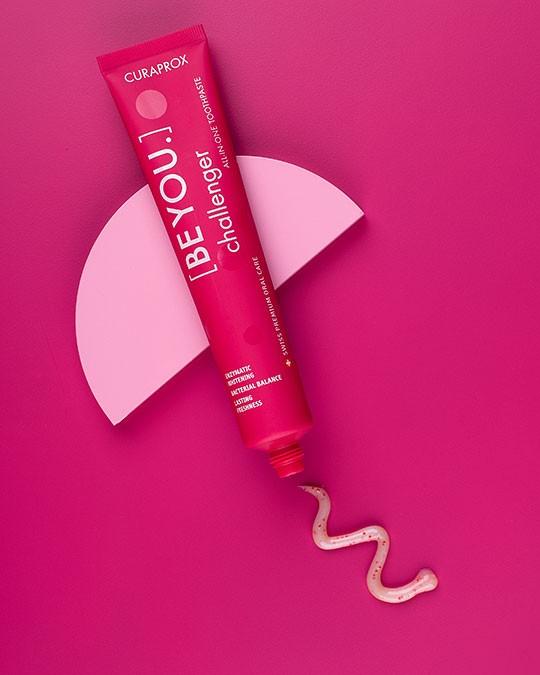 Produktbild Curaprox BE YOU 90ml Zahnpaste und Zahnbürste rot (1 x)