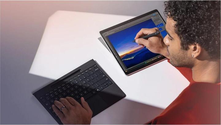 Actual product image Microsoft Surface Pro Flex Keyboard for business mit Slim Pen (CH, Docking)