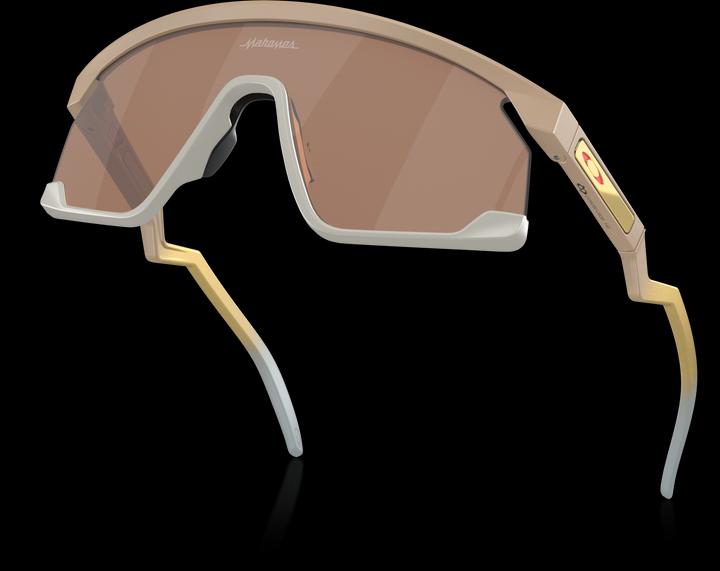 Actual product image Oakley Bxtr (Matte Terrain Tan, Prizm Tungsten)