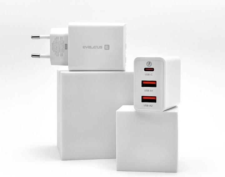 Actual product image Evelatus Travel Charger EU Wall 3 Ports 32W USB-C / USB-A2 ETC06 (32 W)