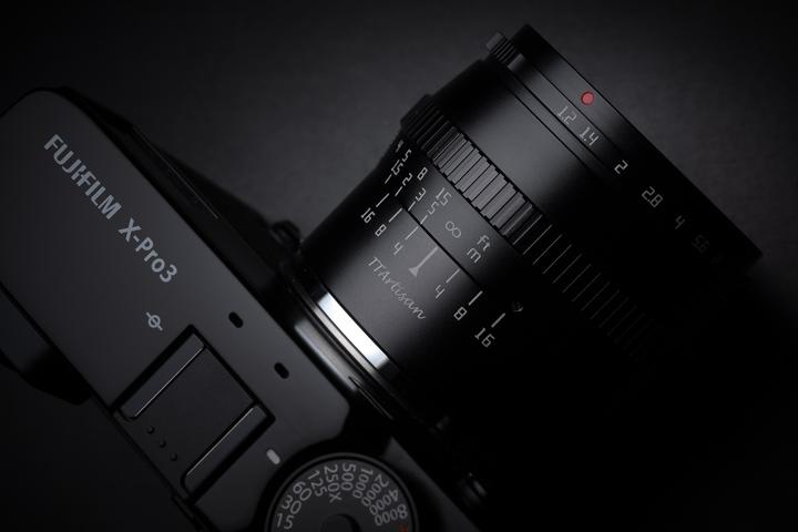 Image du produit TTArtisan 50mm f1.2 pour monture Fuji FX (APS-C) (Fujifilm X, APS-C / DX)