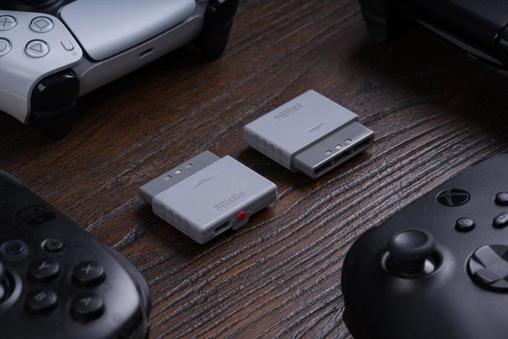 Immagine prodotto 8bitdo Ricevitore retrò PS1/PS2 (PS2, Playstation Classic, PC)