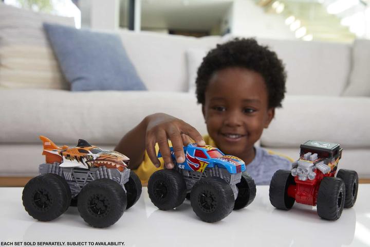 Produktbild Hot Wheels Monster Trucks Roarin Wreckers, assortiert