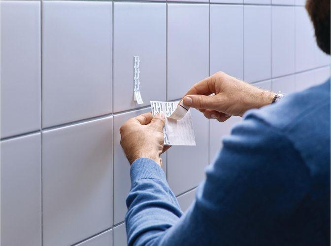 Produktbild tesa Klebenagel für Fliesen & Metall, höhenverstellbar