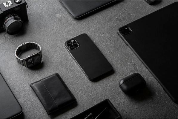 Actual product image Nomad Leather Skin iPhone 13 Pro Max Black (Apple iPhone 13 Pro Max)