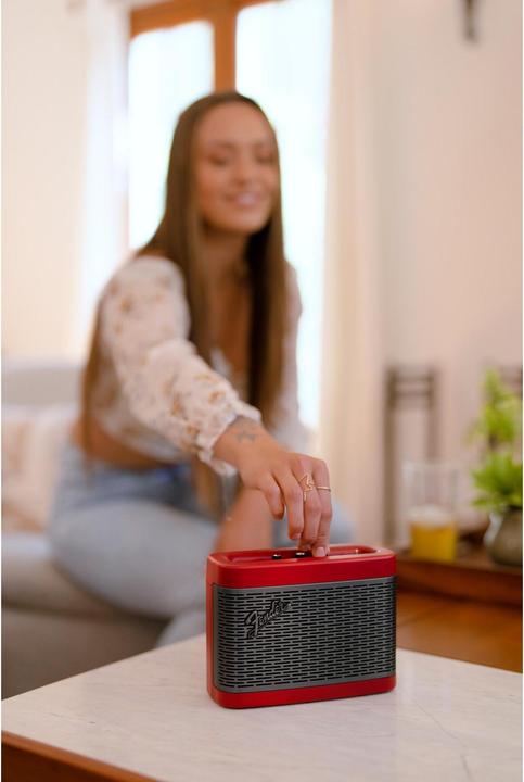 Actual product image Fender Bluetooth Speaker Newport 2 Metal, Red (12 h, Rechargeable battery operated, Electrical connection)