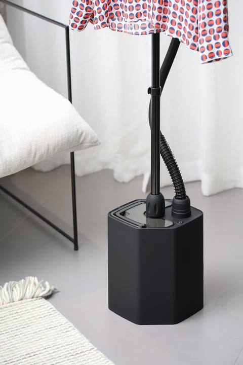 Actual product image SteamOne Steamone vertical steam straightener EUHG100B (1800 W, 40 g/min)