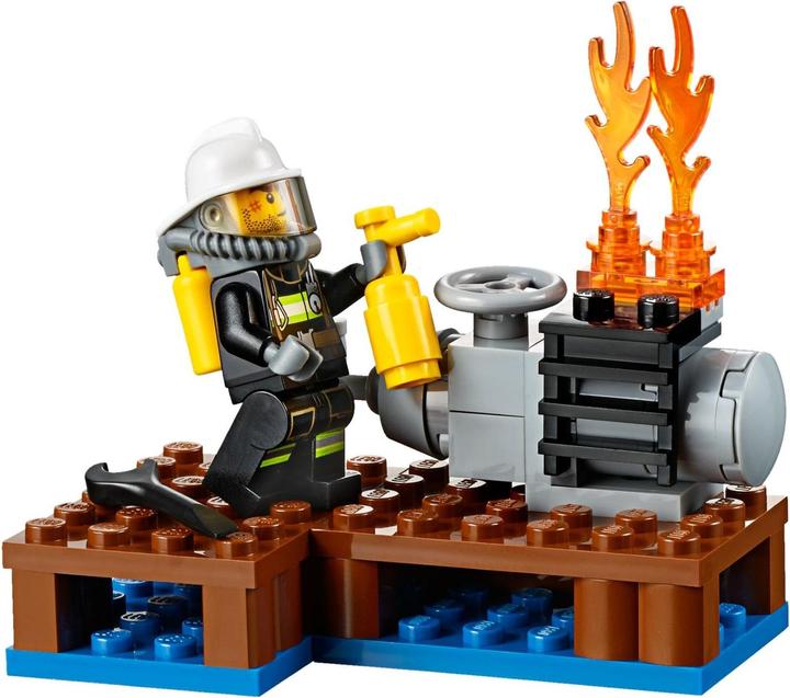 Actual product image LEGO Fire brigade starter set (60106, LEGO City)