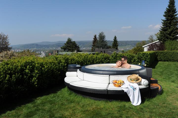 Produktbild Softub Resort 300+ (6 Pers.)