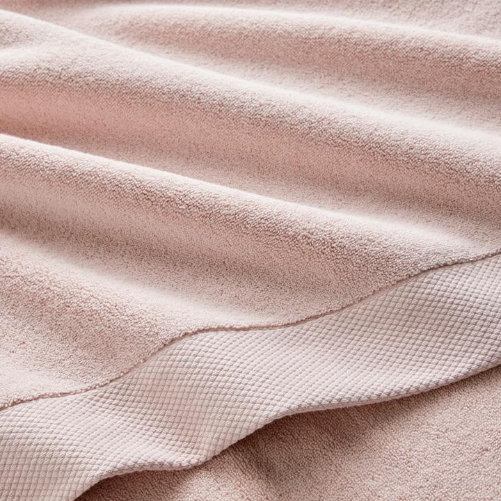 Actual product image Christy Luxe series - highly absorbent, fluffy and densely woven with 730g/sqm (33 x 33 cm)