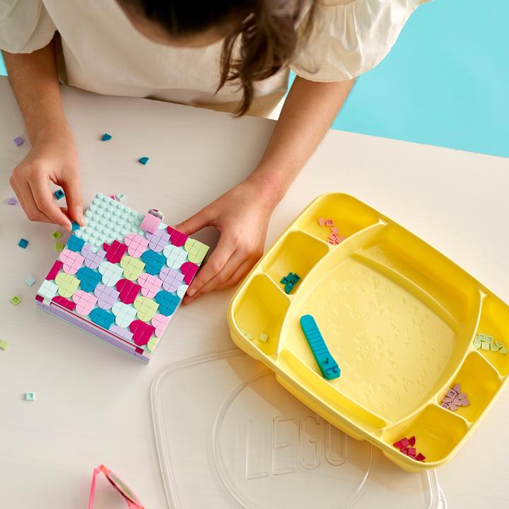 Actual product image LEGO jewellery box (41915, LEGO Dots)