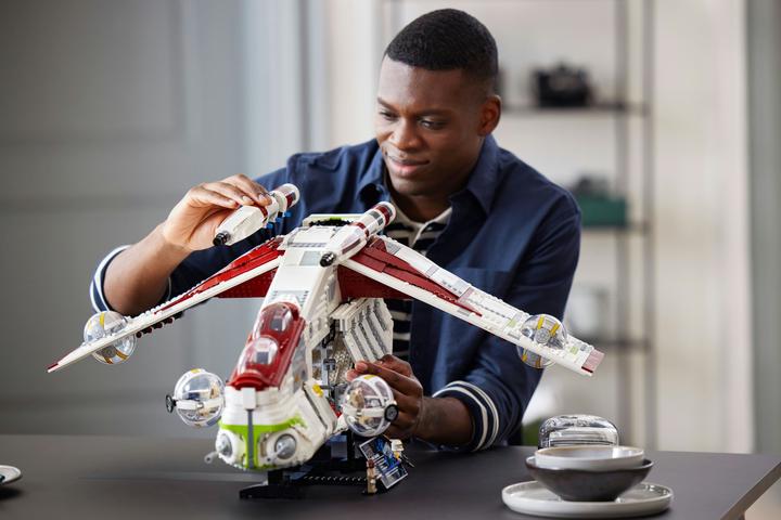 Actual product image LEGO UCS Republic Gunship (75309, LEGO Star Wars, LEGO Rare Sets)