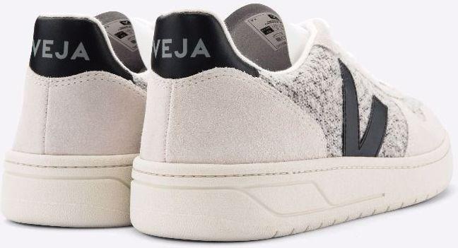 Actual product image Veja V-10 (41)