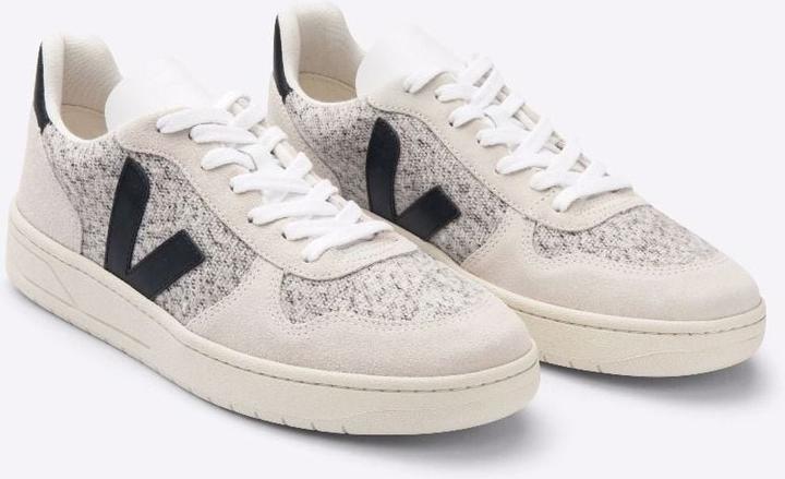 Actual product image Veja V-10 (41)