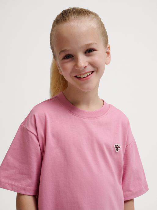 Image du produit hummel hmlJR LOOSE T-SHIRT S/S BEE (104)