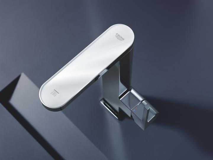 Actual product image Grohe Plus single-lever basin mixer with digital display L-Size