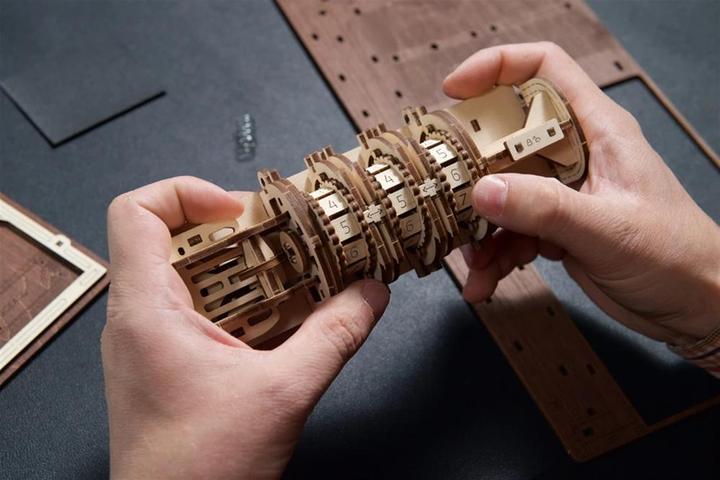 Produktbild Ugears Buch der Geheimnisse (263 Teile)