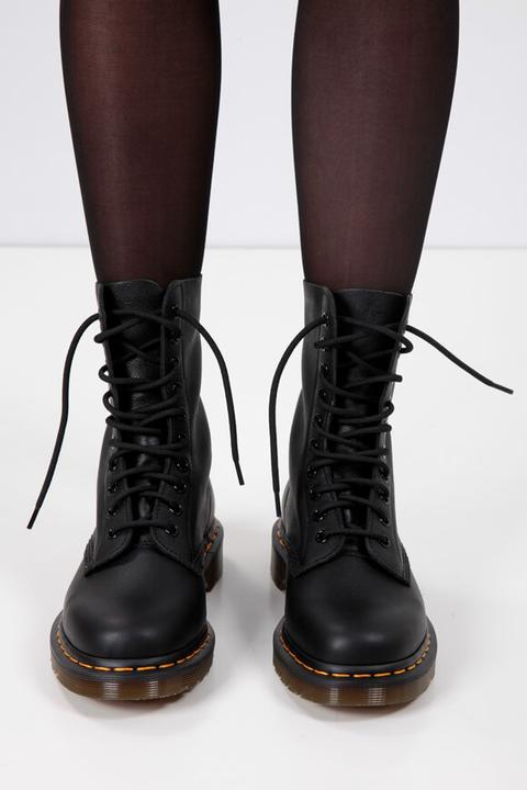 Actual product image Dr. Martens 1490 Virginia (38)