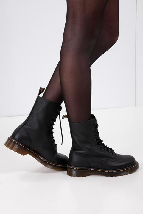 Actual product image Dr. Martens 1490 Virginia (38)
