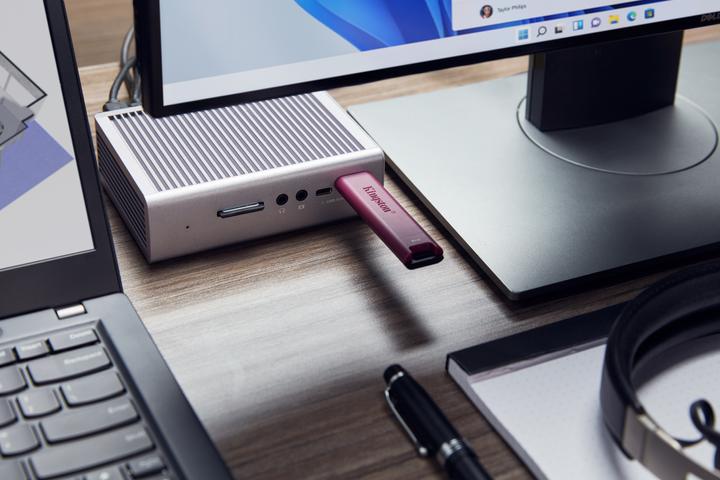 Actual product image Kingston DataTraveler Max (1000 GB, USB-A)