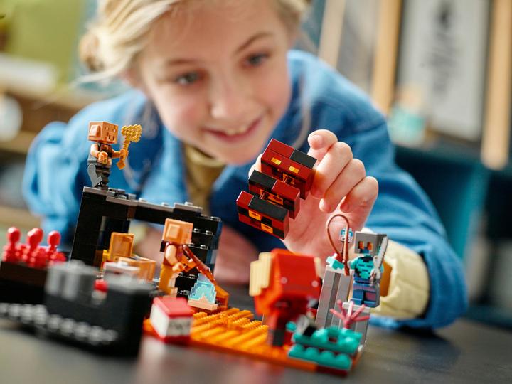 Produktbild LEGO Die Netherbastion (21185, LEGO Minecraft)
