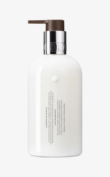 Image du produit Molton Brown Lotion pour les mains à l'orange et à la bergamote (300 ml)