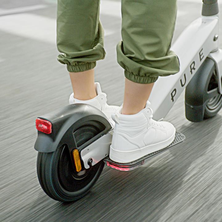 Actual product image Pure Advance (20 km/h, 40 km, 500 W)