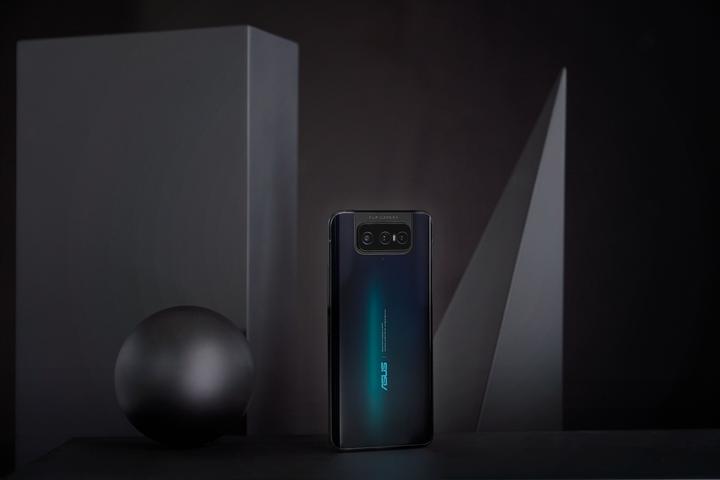 Immagine prodotto ASUS Zenfone 7 (128 GB, Aurora Black, 6.67", Doppia SIM, 64 Mpx, 5G)
