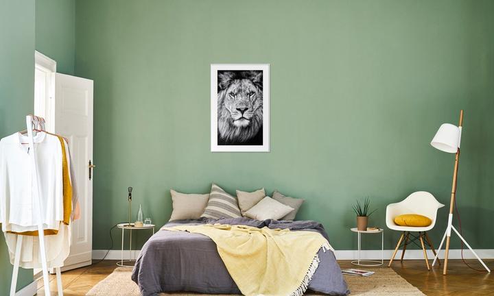 Produktbild Juniqe Portrait of a Regal Lion (60 x 90 cm)